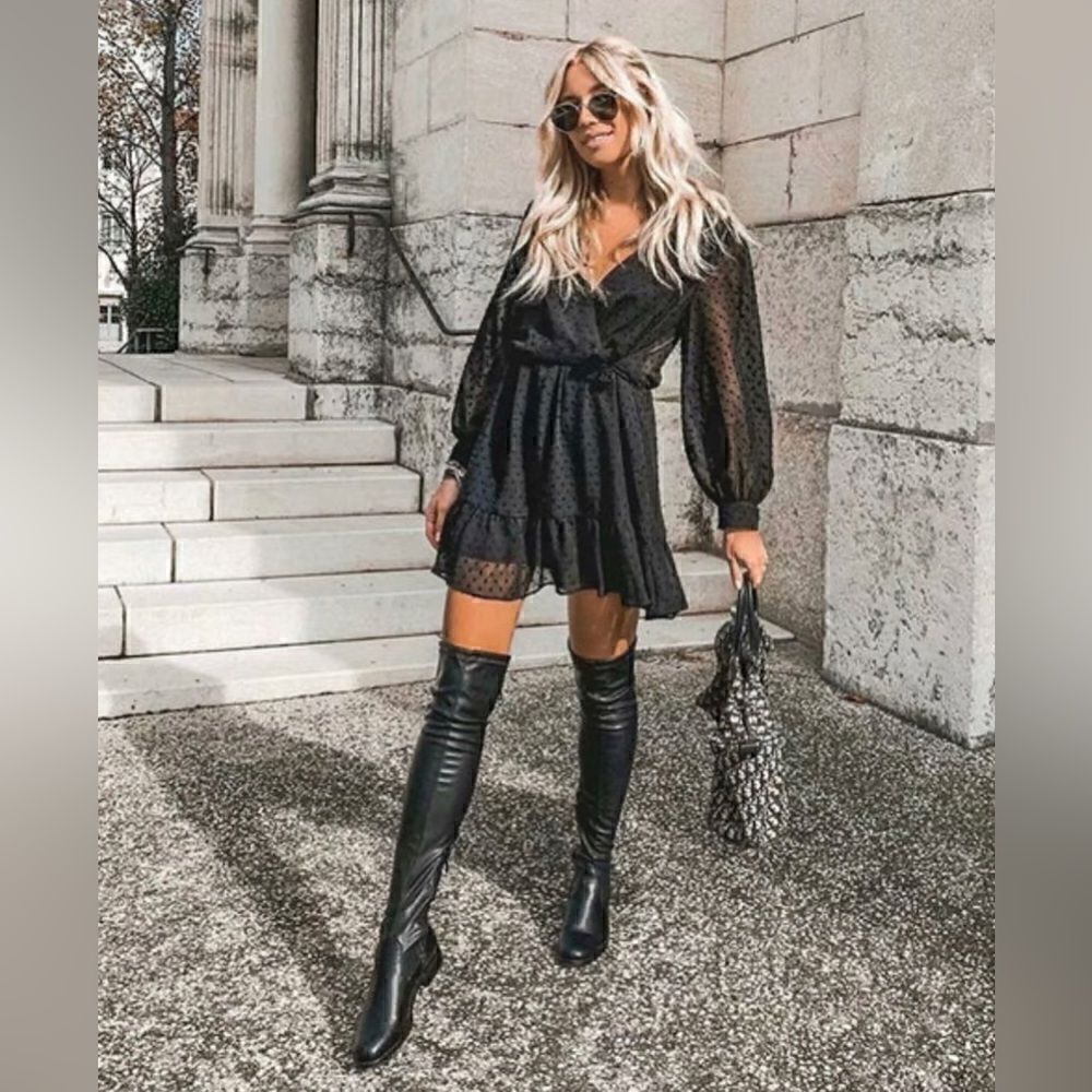 Effortlessly Stylish: Zara Black Dotted Tie-Waist Romper